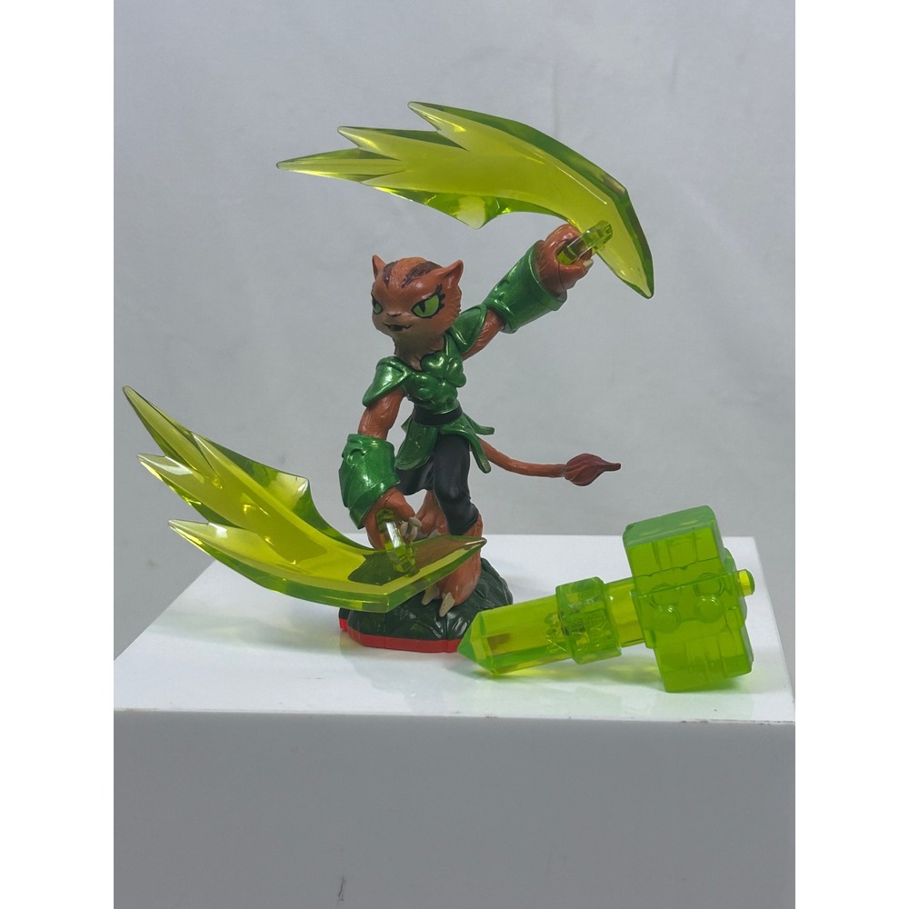 Activision Skylanders Tuff Luck Figure & Life Trap Bundle Green Excellent OS